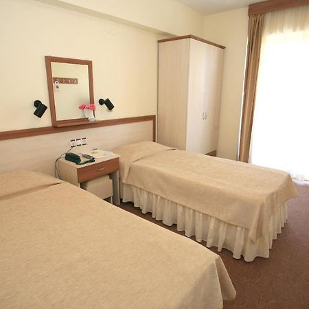 Saturn Hotel Kusadası Esterno foto