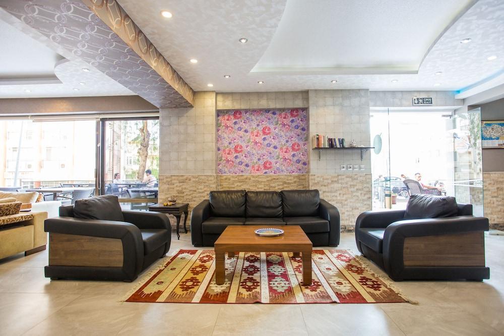 Saturn Hotel Kusadası Esterno foto