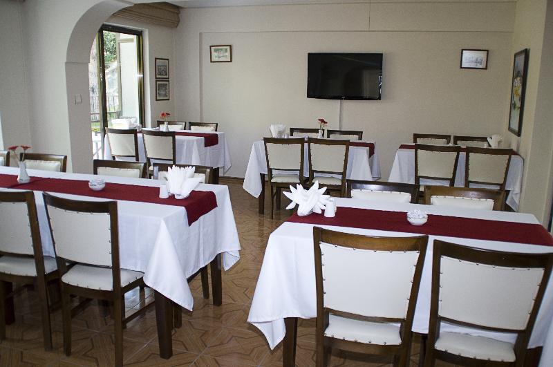 Saturn Hotel Kusadası Esterno foto