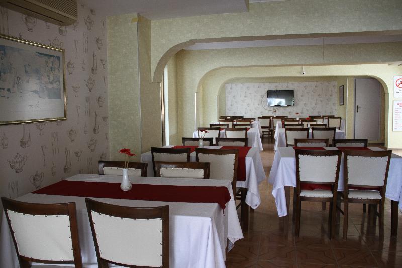 Saturn Hotel Kusadası Esterno foto