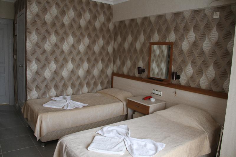 Saturn Hotel Kusadası Esterno foto