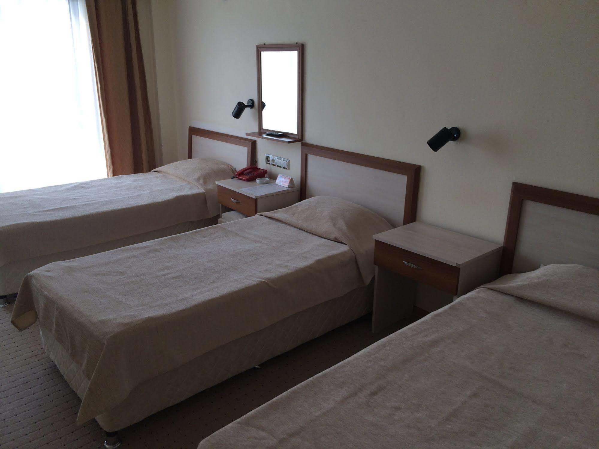 Saturn Hotel Kusadası Esterno foto
