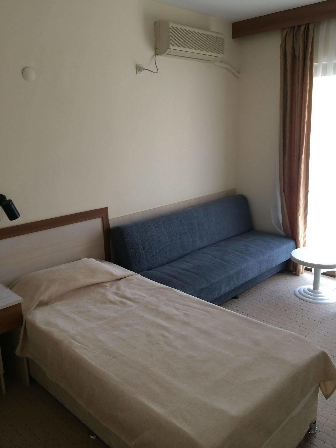 Saturn Hotel Kusadası Esterno foto