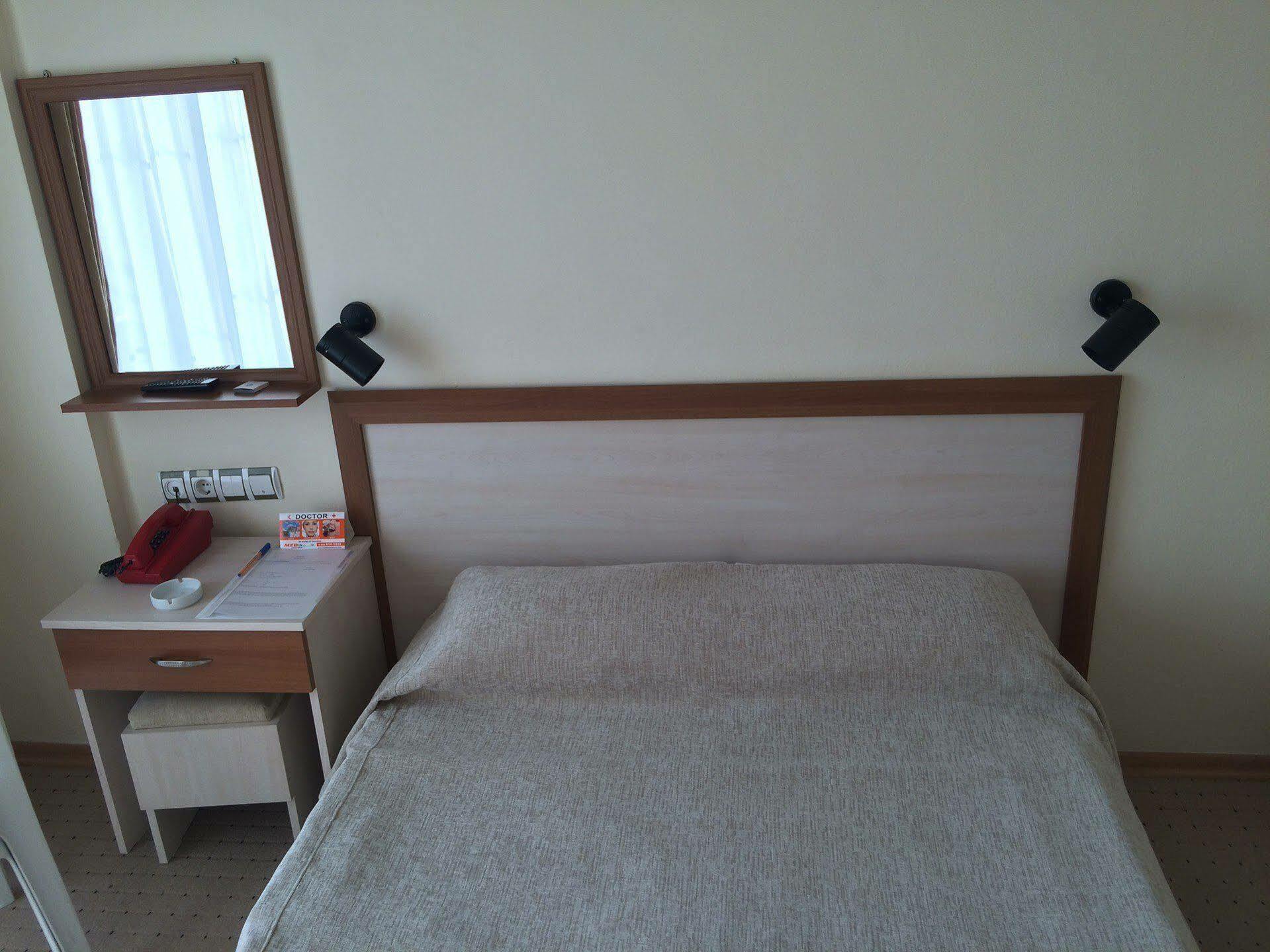 Saturn Hotel Kusadası Esterno foto