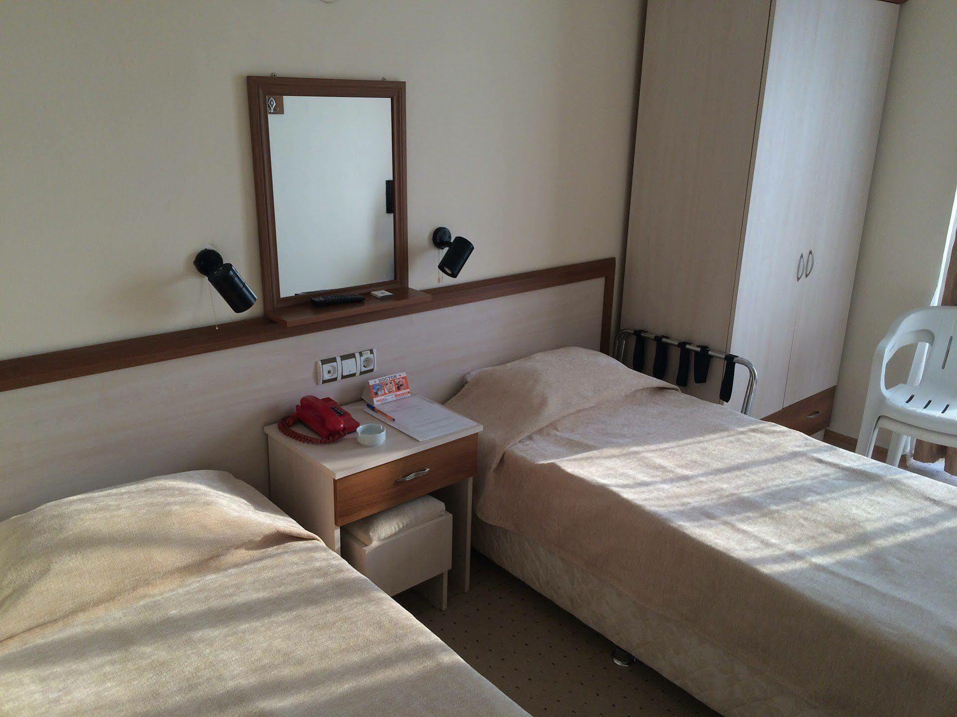 Saturn Hotel Kusadası Esterno foto