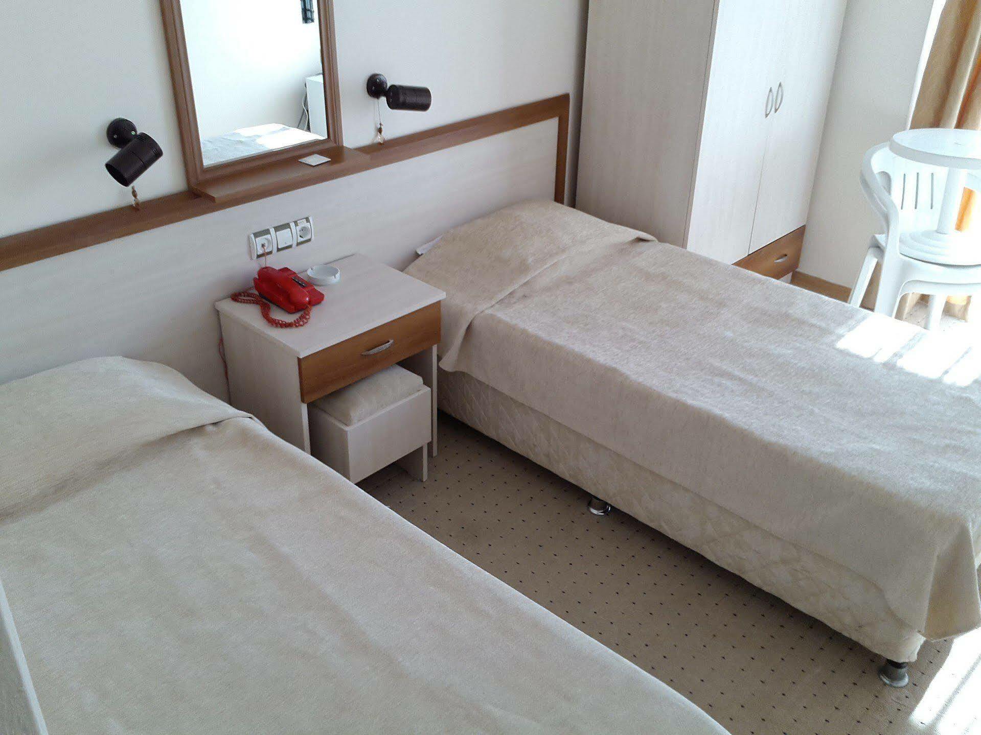 Saturn Hotel Kusadası Esterno foto