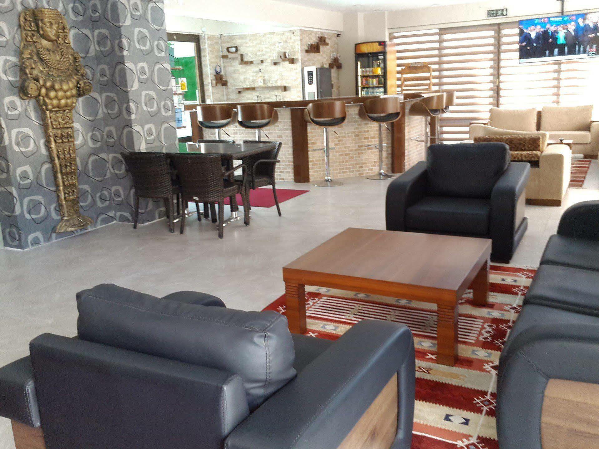 Saturn Hotel Kusadası Esterno foto